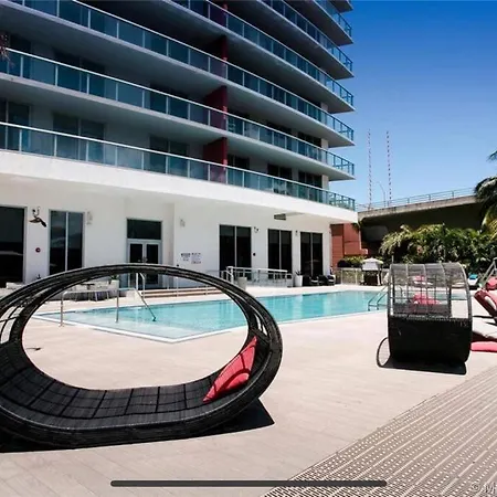 Miami Beach Luxury Apt, Ocean Views, Full Kitchen, 3 Beds -A